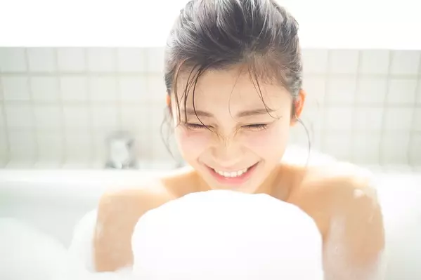 人気グラビアアイドル 女優の小倉優香さん 美ボディの秘密をバスタイムから探る 小倉優香のお風呂の入り方 ローリエプレス