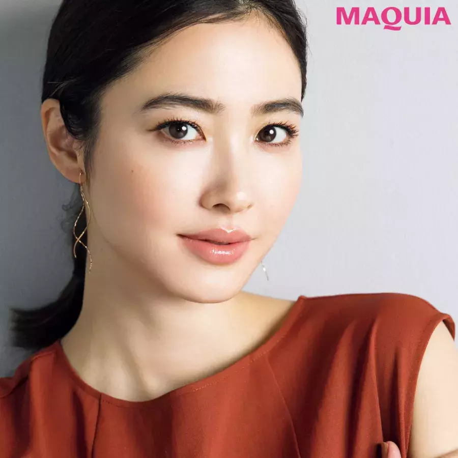 ワントーンメイクで好バランスに ウォームベージュリップで上品大人顔 ローリエプレス