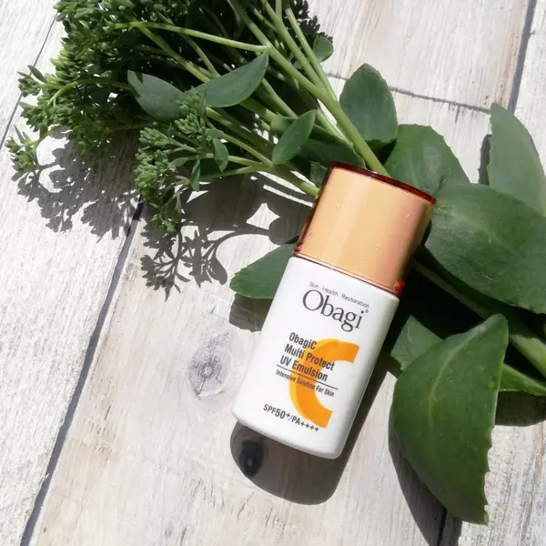 ドラッグストアで気軽に買える優秀な日焼け止め オバジcのuv乳液は 使うたびに シミにしない新発想 ローリエプレス