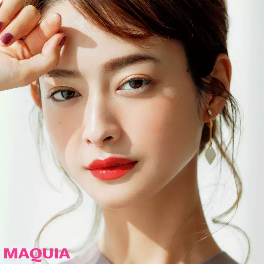 1500の赤リップを主役に 品と洒落感を両立する春メイク ローリエプレス 1500の赤リップを主役に 品と洒落感を両立する春メイク ローリエプレス