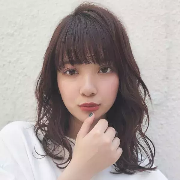 年最新 セミロングの髪型 ヘアスタイル選 かわいいも大人っぽいも叶う 前髪あり なし別おすすめヘアまとめ ローリエプレス