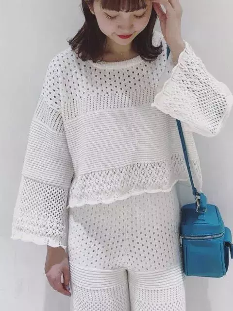 Staff Snap 冬も春も ショート丈トップスがあればコーデがたちまちあか抜ける ローリエプレス