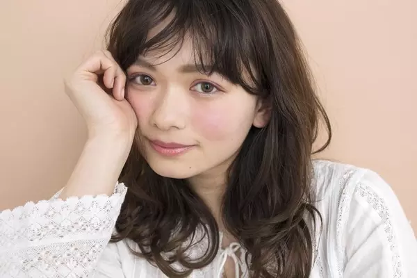 一本で3役 Whomee の マルチグロウスティック で血色メイクに ローリエプレス