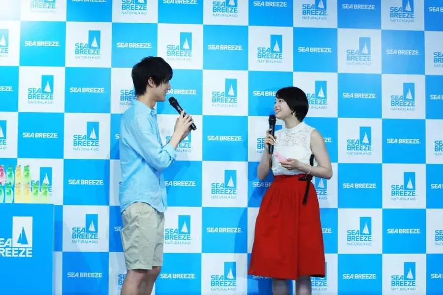 胸キュンcmで話題 大人が使える新しい シーブリーズ って実際どうなの ローリエプレス 胸キュンcmで話題 大人が使える新しい シーブリーズ って実際どうなの ローリエプレス