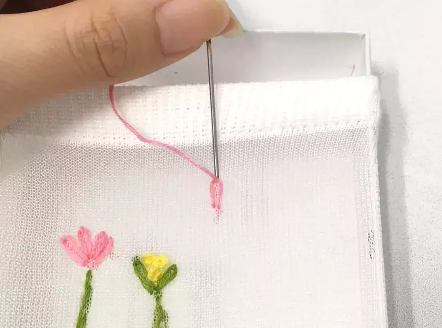 どこよりも詳しい 簡単かわいい刺繍のやり方 シースルー靴下編 ローリエプレス