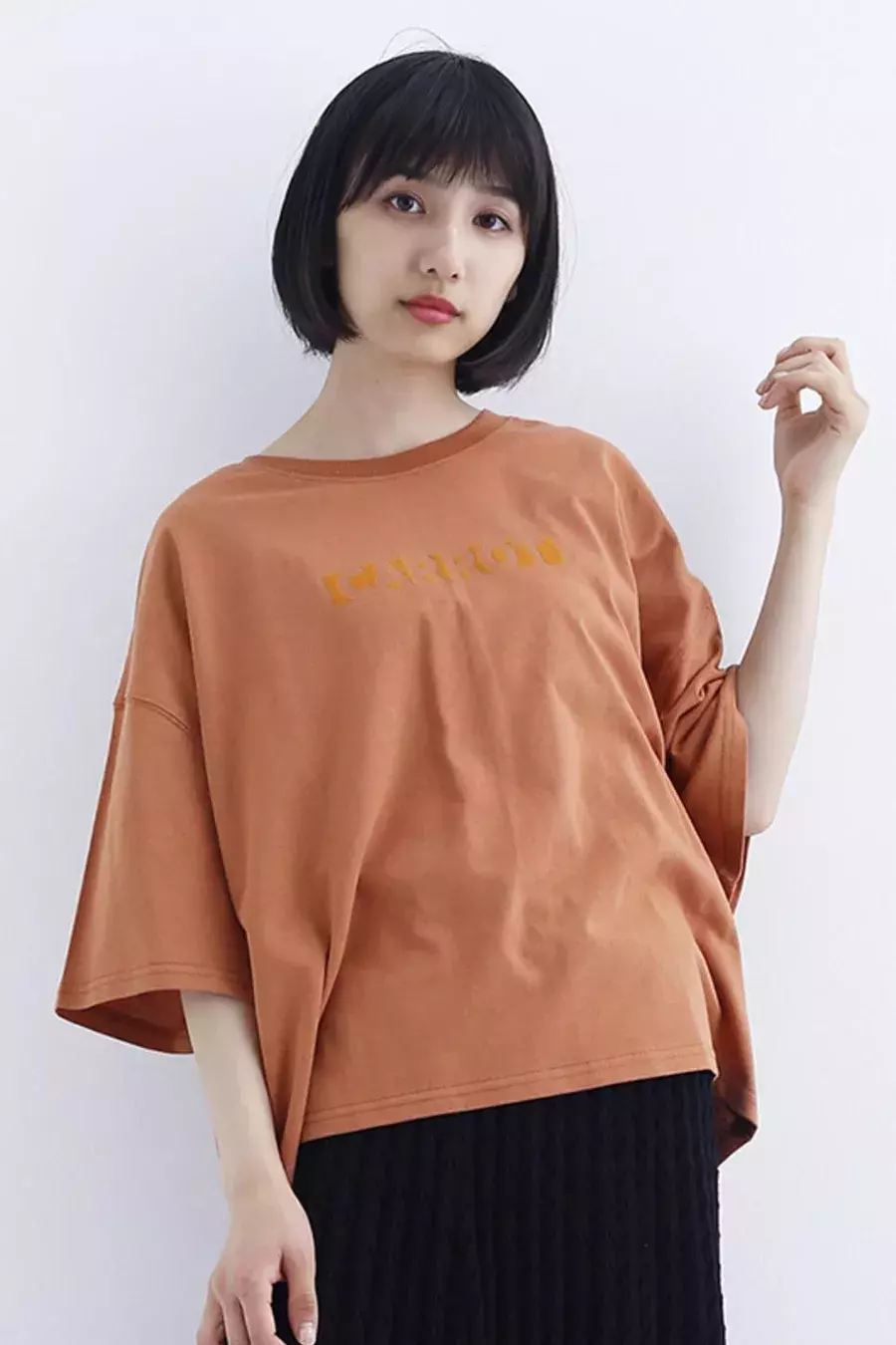 明日のコーデ オレンジ で王道tシャツコーデを可愛く更新 ローリエプレス