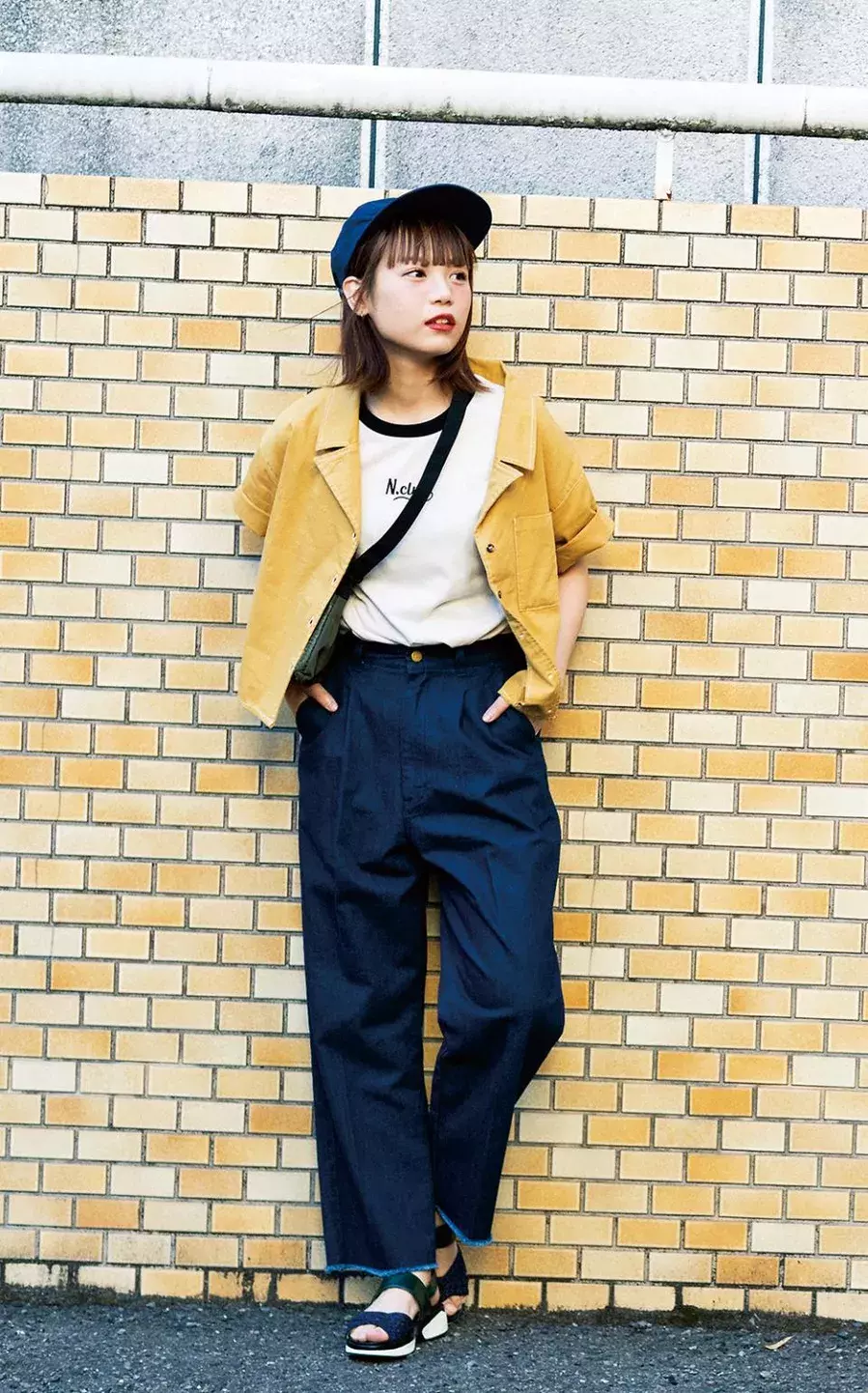 明日のコーデ シャツを羽織るだけ Tシャツ デニムが大人の装いに ローリエプレス