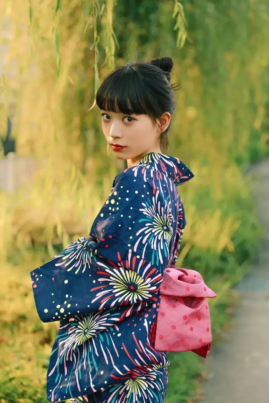 動画 二段重ねリボン 自分でできる帯の結び方 花文庫結び風 ローリエプレス