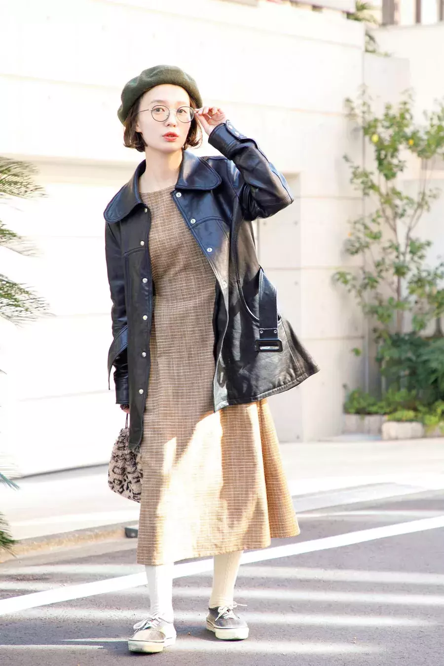 冬の黒タイツはもう卒業 暖かいのにアカ抜ける足元コーデ術 ローリエプレス