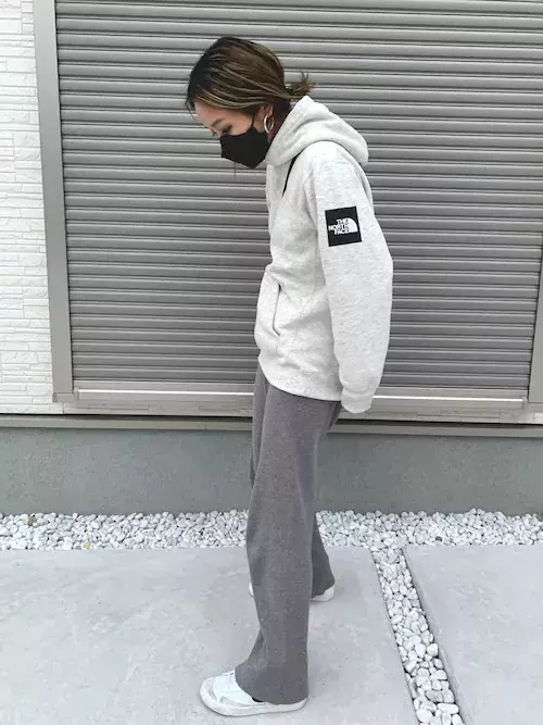 おしゃれさんの愛用率no 1 ノースフェイス が可愛すぎ 人気のマストハブアイテム5選 ローリエプレス