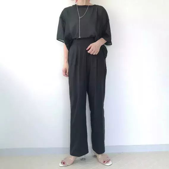 着こなしで損してるかも 黒パンツのやりがちng 垢抜けokコーデを徹底比較 ローリエプレス
