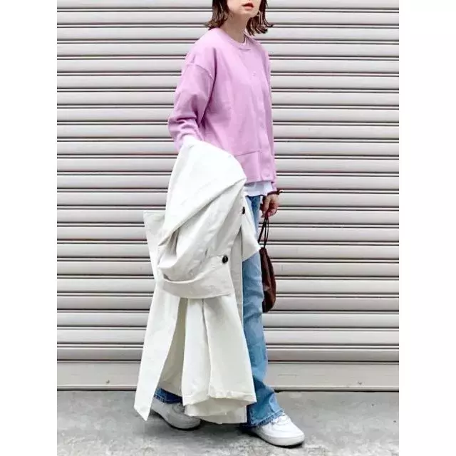 白スニーカー ってやっぱり可愛いっ 1点投入で即垢抜ける 大人の春コーデ7style ローリエプレス
