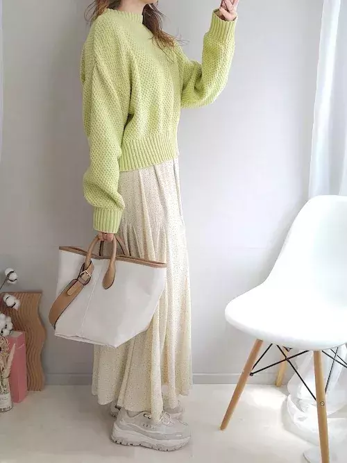 22春は ダッドスニーカー が可愛い 大人のバランススニーカーコーデ5style ローリエプレス 22春は ダッドスニーカー が可愛い 大人のバランススニーカーコーデ5style ローリエプレス