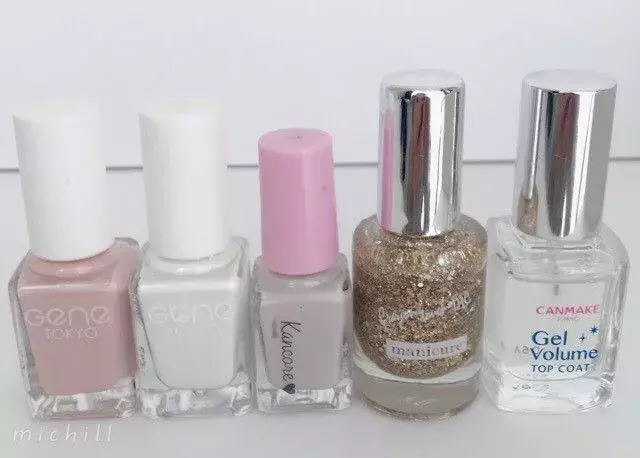 ピンク 白は無敵のかわいさ クリアな天然石ネイルで美爪に見せて ローリエプレス