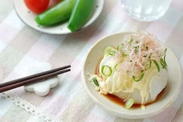 やみつきになる味 旬の春キャベツで作る 時短 節約 の絶品甘辛ひき肉丼レシピ ローリエプレス