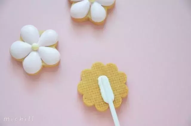 簡単アイシングクッキーレシピ Sns映え でプレゼントにも ローリエプレス