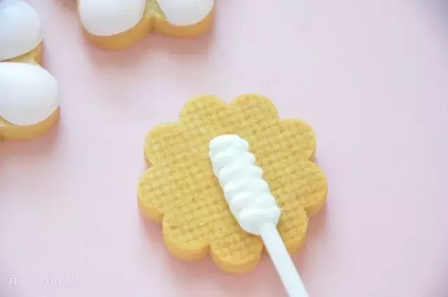 簡単アイシングクッキーレシピ Sns映え でプレゼントにも ローリエプレス