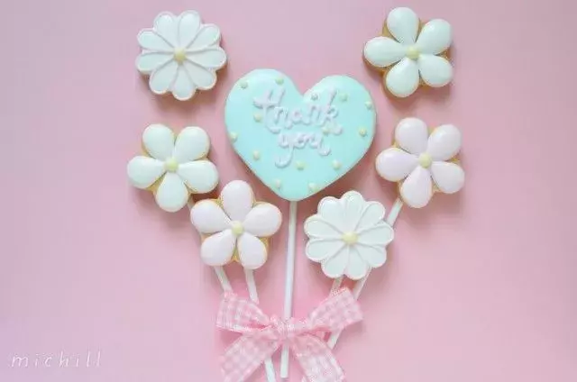 簡単アイシングクッキーレシピ Sns映え でプレゼントにも ローリエプレス