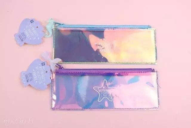 ダイソーで見つけたら即ゲット オーロラポーチがかわいすぎ ローリエプレス