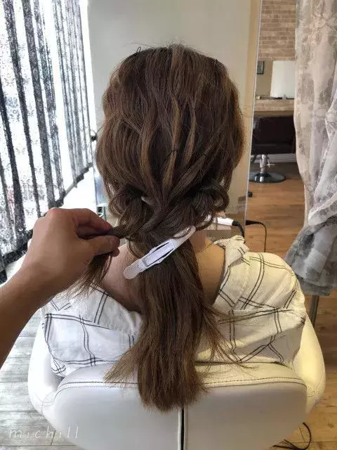 今大人気 ゴムだけでつくれる 憧れのプリンセス風編み下ろしローポニーヘアアレンジ ローリエプレス