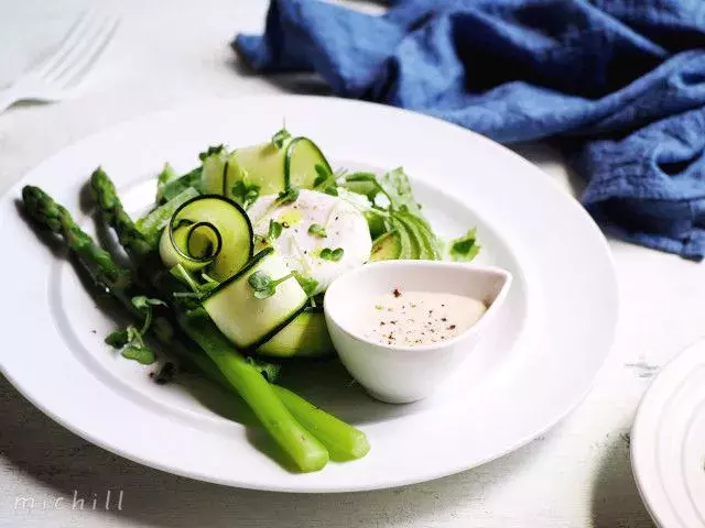 ひと工夫でいつものサラダがおもてなしにも 人気の簡単おしゃれサラダレシピ3選 ローリエプレス