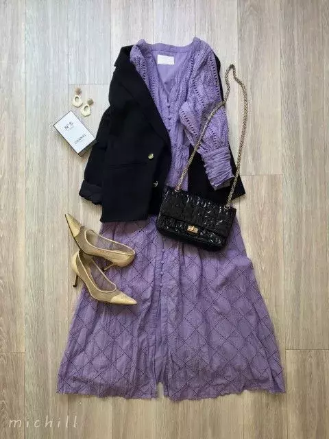 媚びない女っぽさで全方位モテ オフィスにもデートにも使えるパープルワンピがおしゃれすぎる ローリエプレス