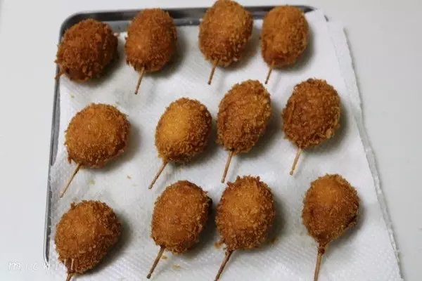 大人気の行列グルメをお家でも ミニチーズハットグの作り方 ローリエプレス