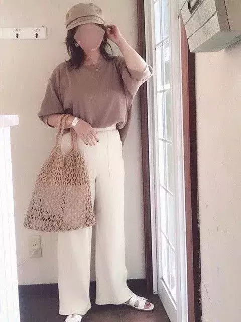 トレンドの白ワイドパンツはどう着こなせばいい おしゃれさんのguコーデ3選 ローリエプレス