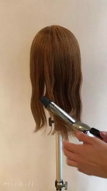 ミディアム ロングヘア向け 夏でもすっきり可愛く 涼しげ巻き髪アレンジ ローリエプレス