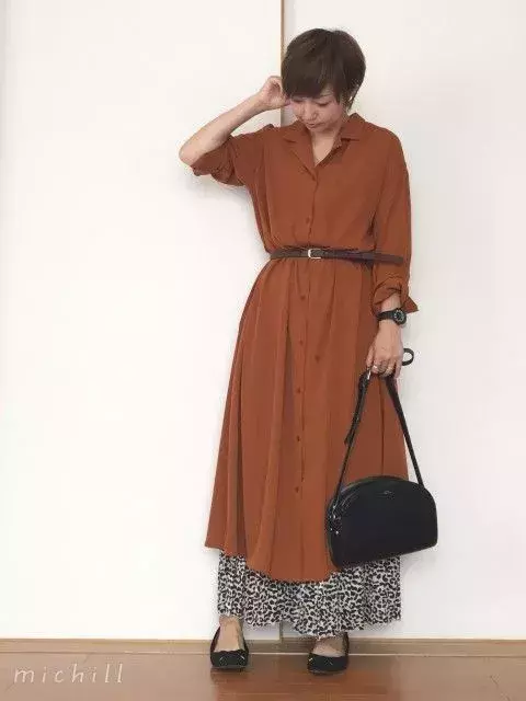低身長さんでもスタイルアップ Gu高見えブラウンワンピを着回す秋はじめコーデ ローリエプレス