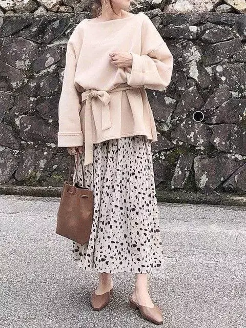 着るだけでイイ女 しまむらの柄スカートでモテる おしゃれさんの秋コーデ3選 ローリエプレス