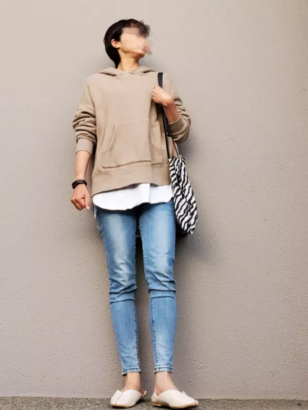 お洒落さんは白を選んでます ユニクロトップスの レイヤードコーデ ローリエプレス