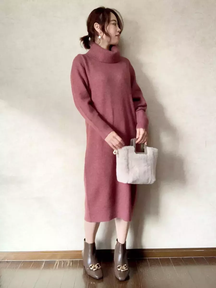 ユニクロ史上最高の触り心地 話題の ニットワンピース ローリエプレス