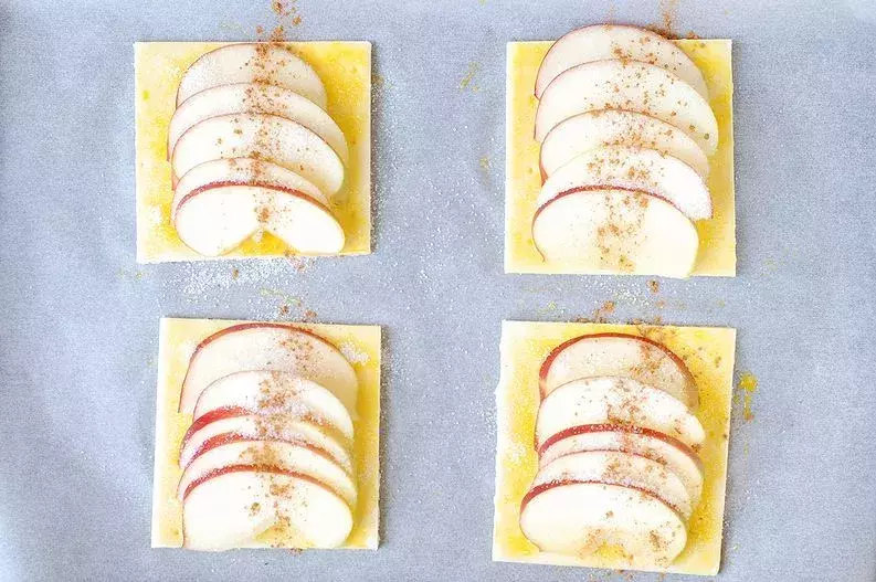 お菓子作り初心者さんも簡単にできる 2種の可愛いアップルパイ ローリエプレス