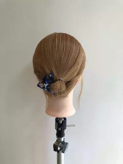 ショートボブでもお団子できます ねじってとめれば崩れない 超カンタンお団子ヘアアレンジ ローリエプレス