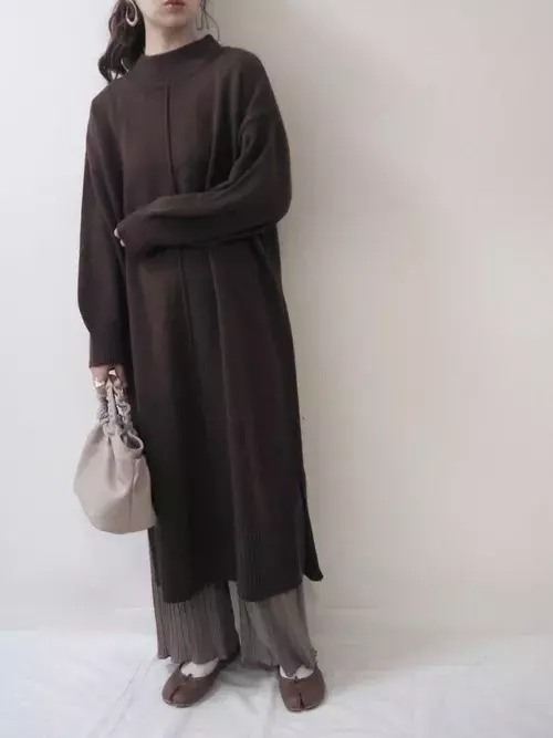おしゃれなミニマム女子が愛用中 プリーツパンツ は冬コーデに欠かせません ローリエプレス