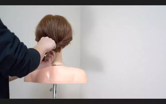 必要なのはゴム1本だけ ボブでもロングでもできる 簡単まとめ髪アレンジ ローリエプレス 必要なのはゴム1本だけ ボブでもロングでもできる 簡単まとめ髪アレンジ ローリエプレス