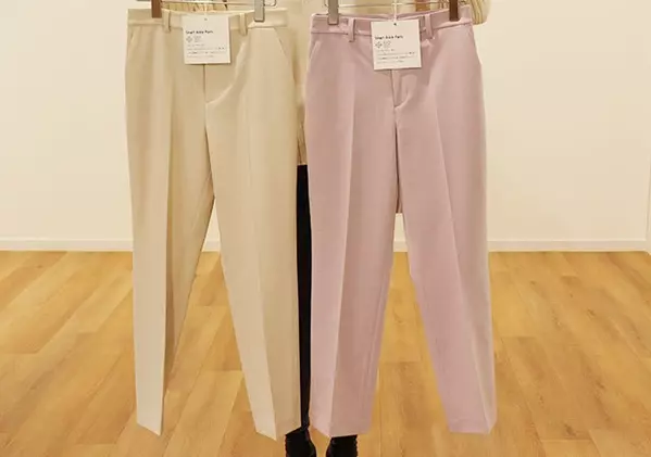 ユニクロ最新作 足がすーんっと長く見える 美脚パンツはゲット必須 ローリエプレス