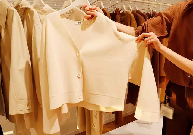 ユニクロ社員さんも愛用中 あの大人気カーディガンが再販 ローリエプレス