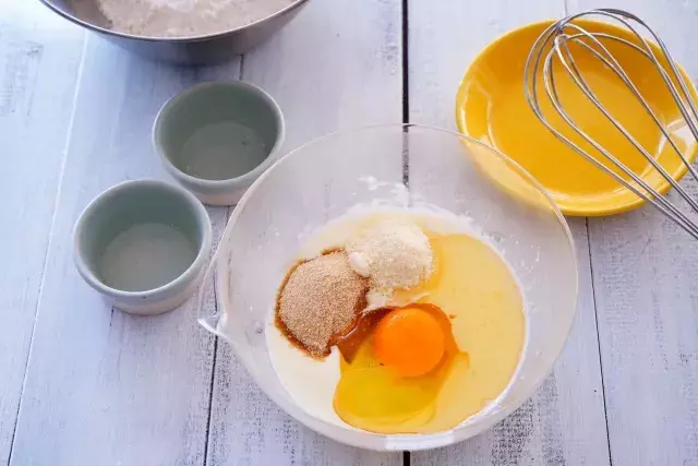 ホットケーキミックスとフライパンで簡単に作れる アレンジ蒸しパン ローリエプレス