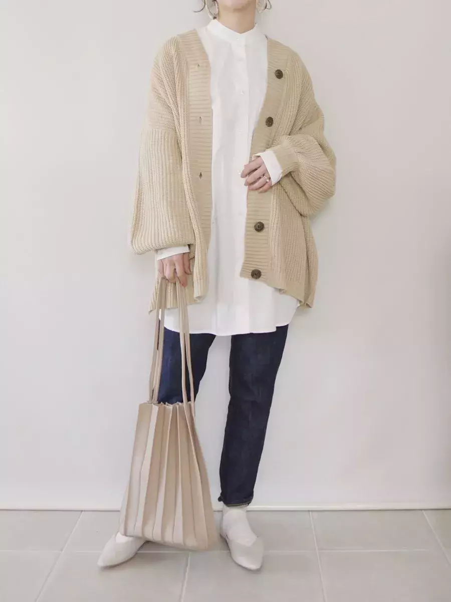 春コーデでめちゃめちゃ使える 白ロングシャツ の1週間コーディネート ローリエプレス