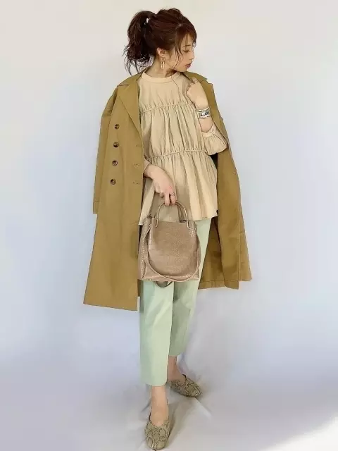春っぽさ全開 ユニクロの くすみグリーン アイテムで作る最旬コーデ6選 ローリエプレス