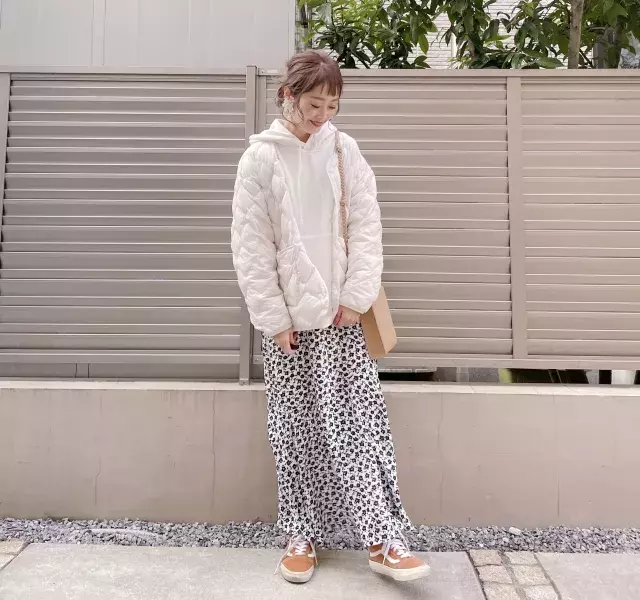 可愛すぎないのがおしゃれ度アップのコツ 大人女子の花柄アイテム ローリエプレス