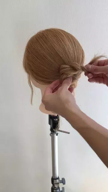 ゴムとクリップだけで崩れない 不器用さんでもできる 垢抜けお団子ヘアアレンジ ローリエプレス