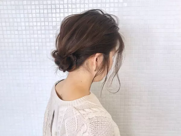 簡単5分 髪と髪を結んでつくる お団子風ノットヘアアレンジが可愛い ローリエプレス