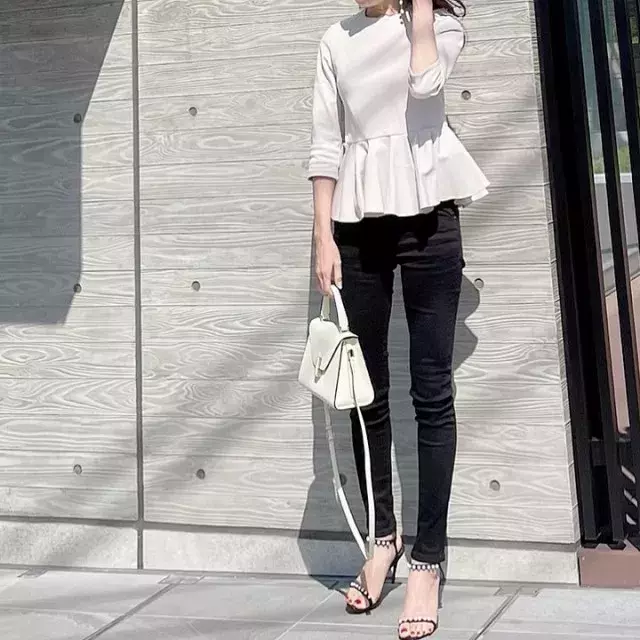 夏こそ 黒スキニー が使える 細見え確実 大人のスキニーコーデ7選 ローリエプレス