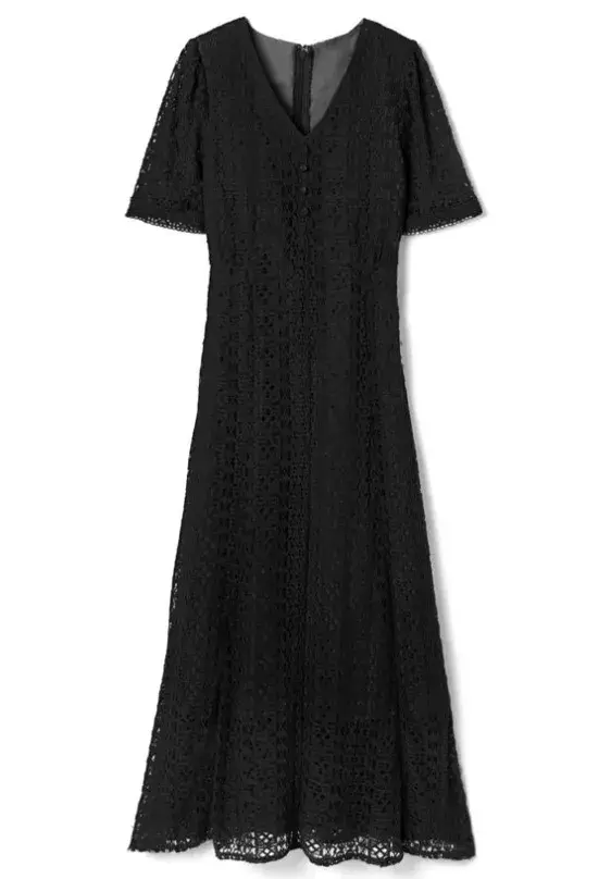 再入荷の見逃し厳禁 レースが大人可愛い Grl新作 黒ワンピース で美人見えコーデ ローリエプレス