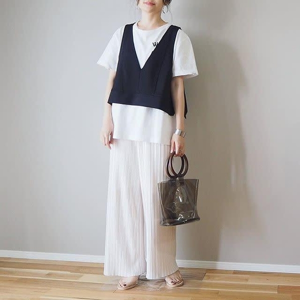 暑い夏は モノトーン で涼しく決める オトナの華やか 白黒コーデ 10選 ローリエプレス