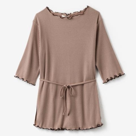 しまむらさん…いくらなんでもこれはお得すぎ♡「コラボトップス」5選の1枚目の画像