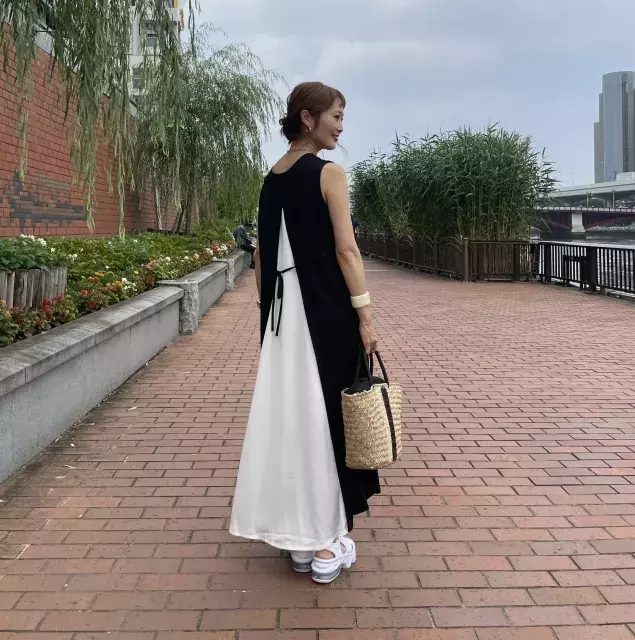 Gu しまむらだけじゃない オトナ女子におすすめの 黒ワンピ オールインワン コーデ ローリエプレス